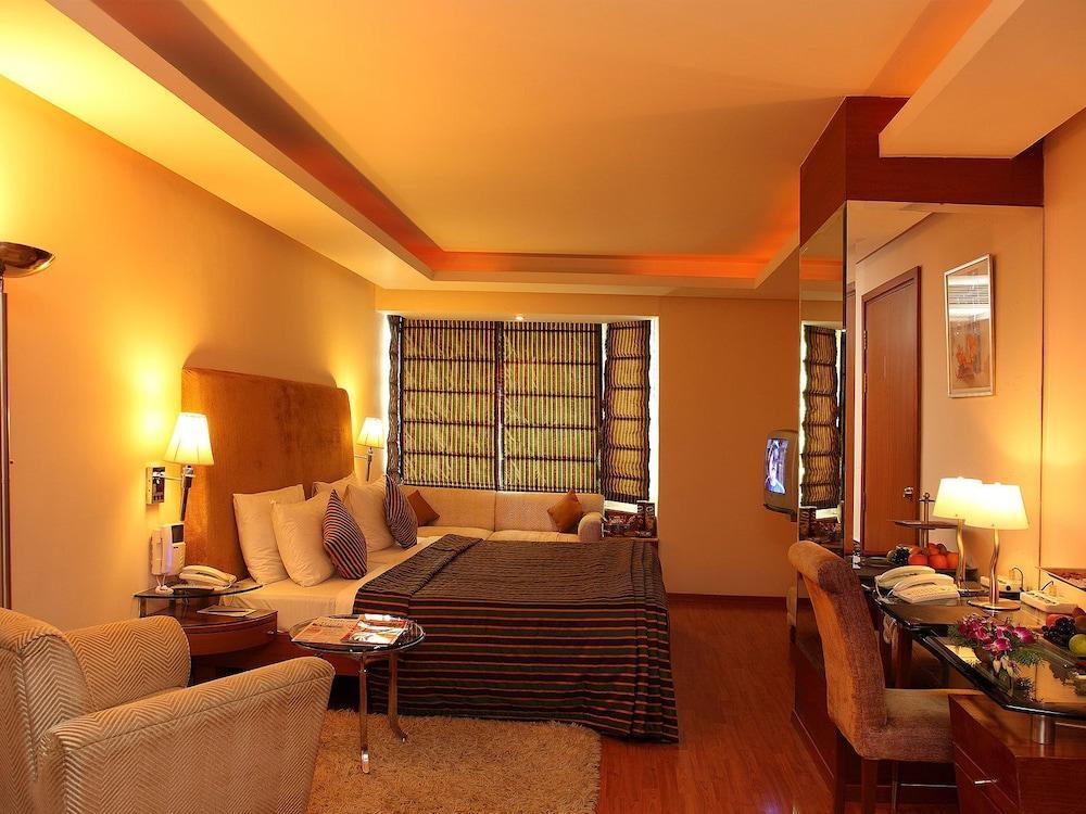Ohris Banjara Hotel Hyderabad Exterior foto