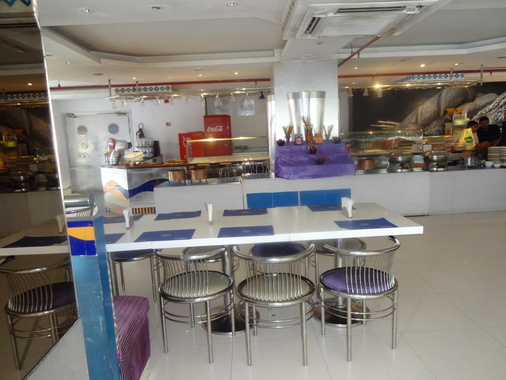 Ohris Banjara Hotel Hyderabad Exterior foto