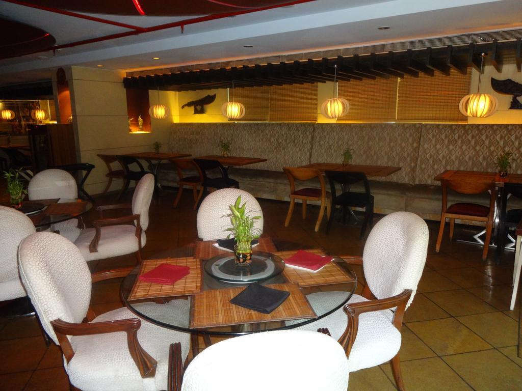 Ohris Banjara Hotel Hyderabad Exterior foto