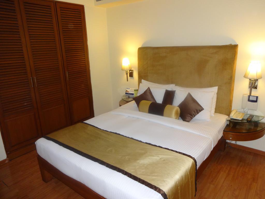 Ohris Banjara Hotel Hyderabad Exterior foto