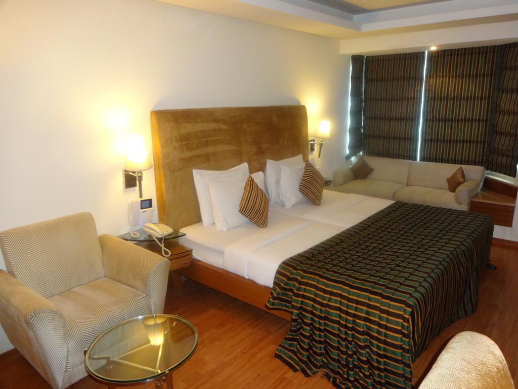 Ohris Banjara Hotel Hyderabad Exterior foto