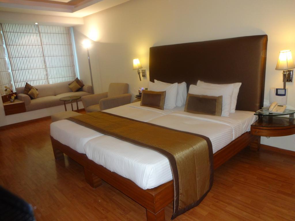 Ohris Banjara Hotel Hyderabad Exterior foto